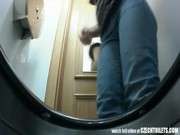 Любительские видео скрытой камерой женщин за 40 в русских туалетах